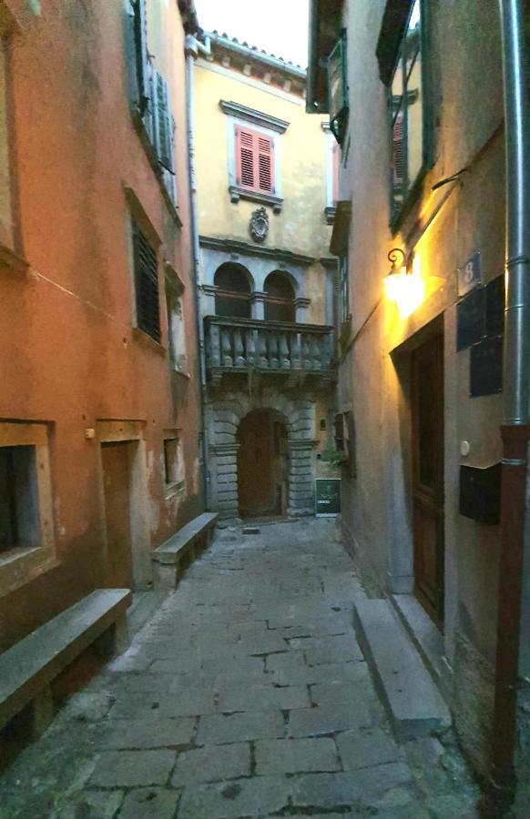 Cozy Studio Apartment Leprin In Labin Old Town Екстериор снимка